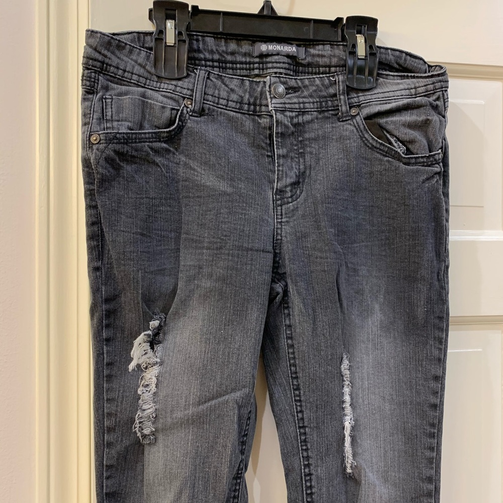 Monarda size 9 Black Faded Distressed Jeans
